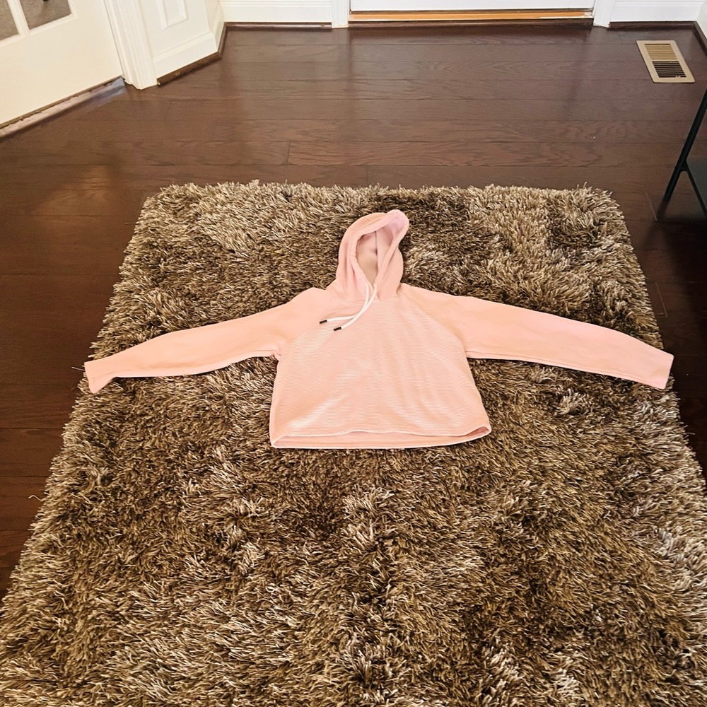 UnderAmour Pink ribbed Crop top hooded sweater
